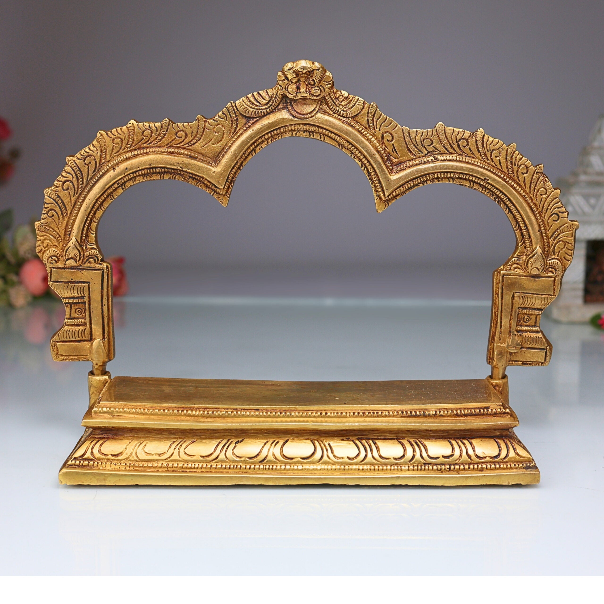 Singhasan with Prabhavali and Chowki