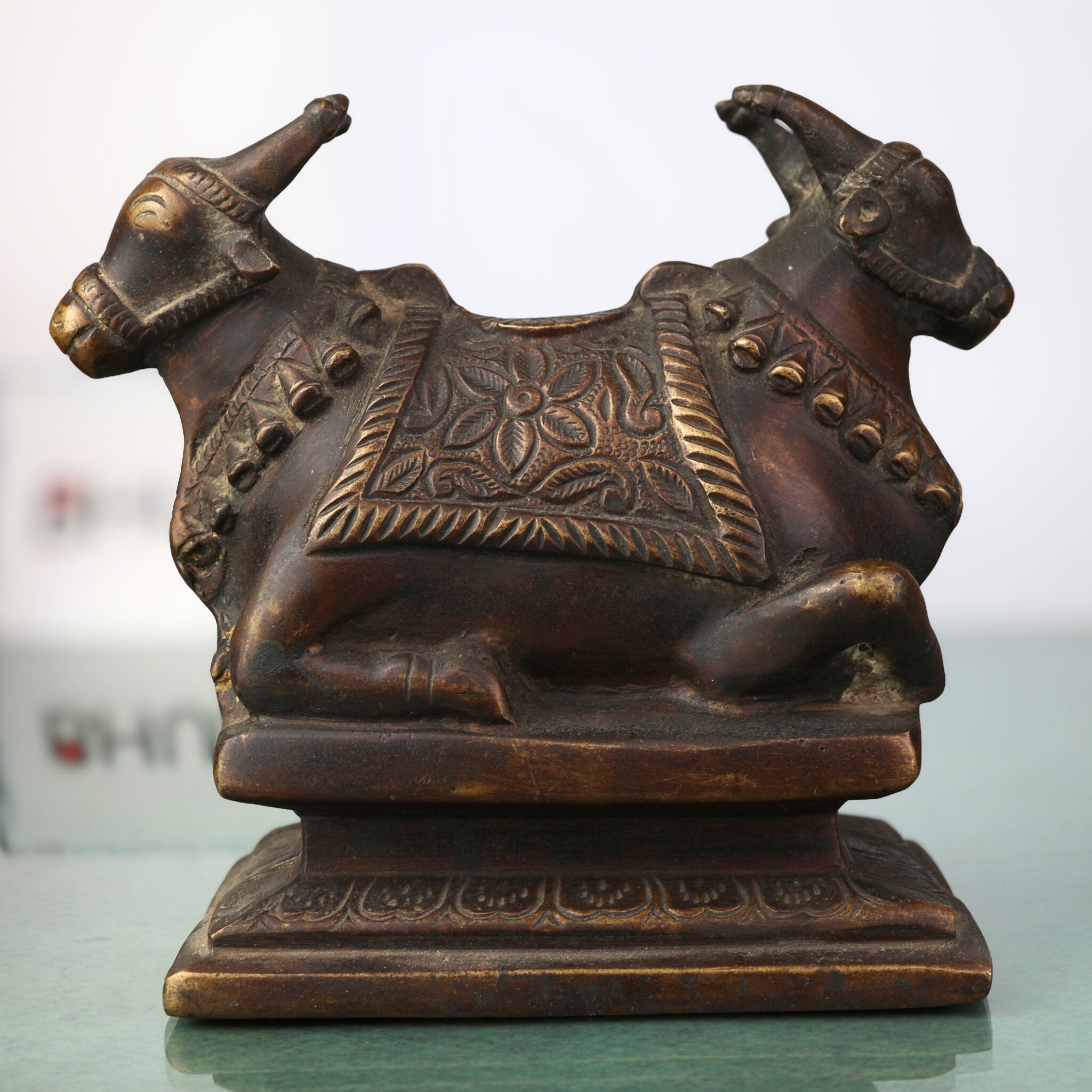 Brass Nandi Idol | Vrishabha Basava Rishabha Shiva Vahana Bull Statue | Antique Peetal Pittal Ashtadhatu Pital Murti for Home Temple & Pooja
