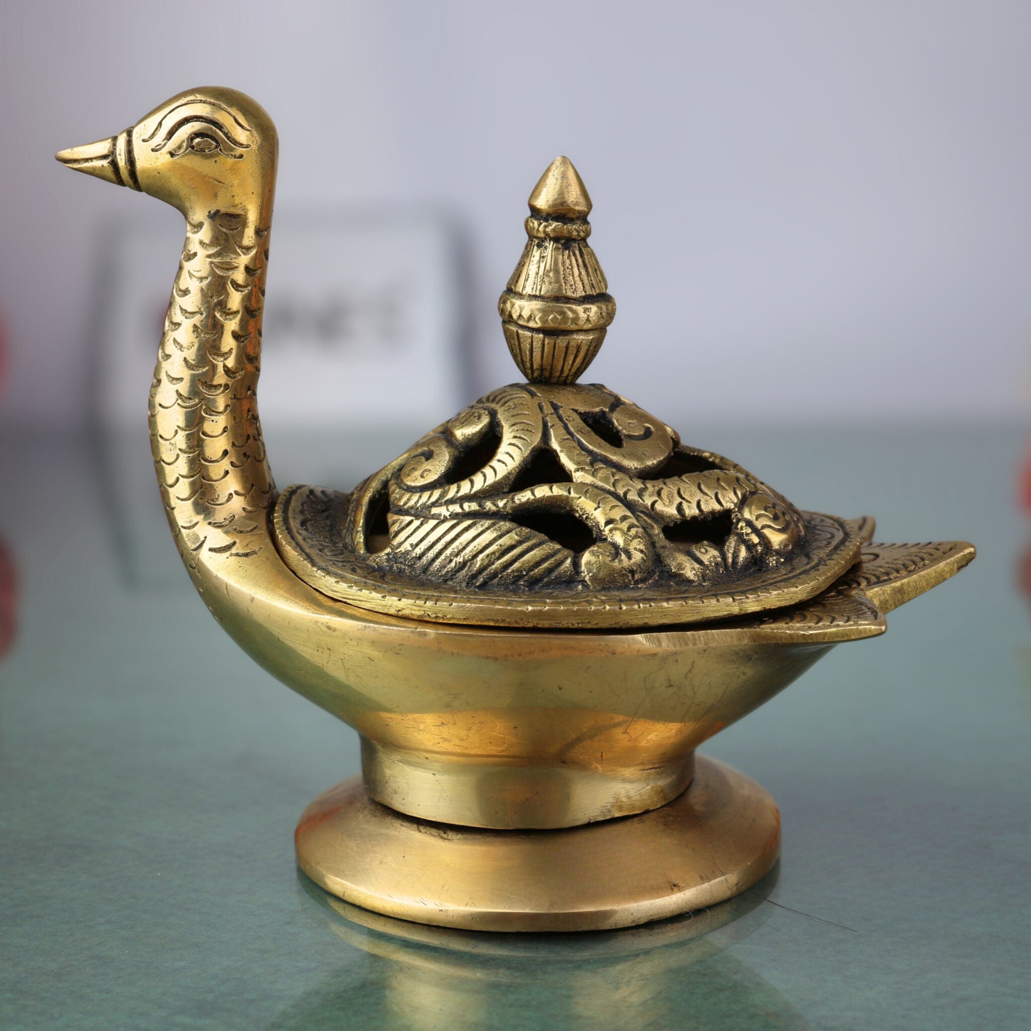Brass Dhoop Dani Idol – Handmade Agarbatti & Incense Holder, Dhoop Stand, Camphor Burner, Peetal Pittal Ashtadhatu Pooja Decor for Meditation, Temple & Spiritual Rituals