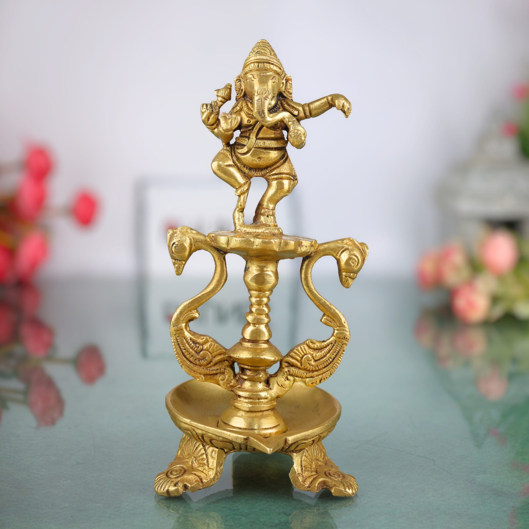 Handcrafted Brass Ganesh Diya Idol | Vinayaka Deepam | Ganapati Pital Oil Lamp | Pillaiyar Vilakku for Puja, Mandir & Gifts