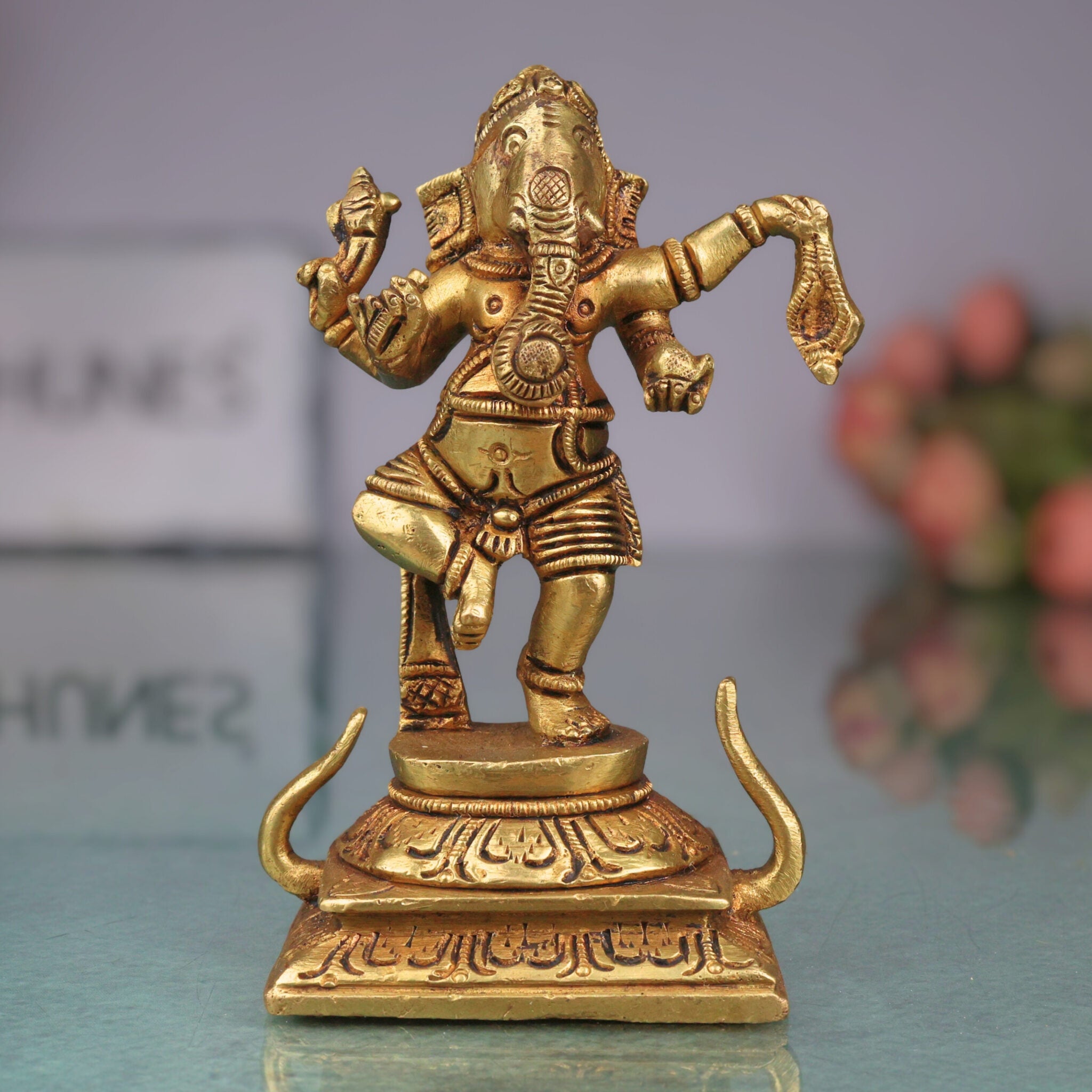 Handcrafted Brass Ganpati Ganesh Idol | Vinayaka Pital Murti for Home Temple Office Decor | Vighnaharta Gajanana Statue 