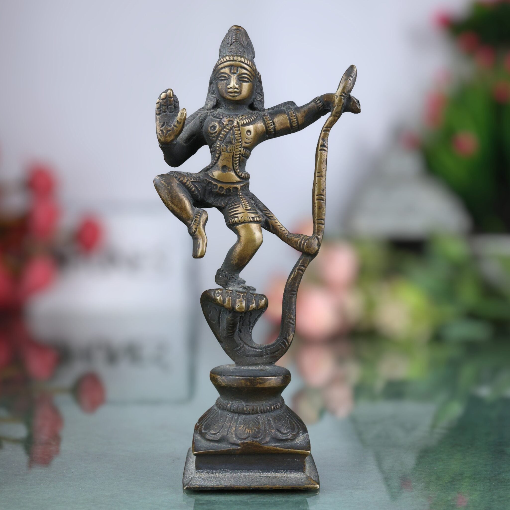Achyuta, Achyuta murti, Antique Krishna murti, Ashtadhatu Krishna vigraham, Bal Gopal idol, Balakrishna statue, Banke, Banke Bihari murti, beautiful, Bhagavan, Bhaktavatsal murti, Bihari, Bimbam murti, Bommai Krishna statue, brass, brass Krishna figurine, brass Krishna murti, brass murti, Chelam murti, Chilambu Idol, Collectible Krishna idol, Damodar vigraham, Damodara, decor, decorative Krishna idol, decoratives, Devakinandan statue, Devara idol, Devata statue, Dwarakadhish, Dwarkadhish murti, figurine, gi