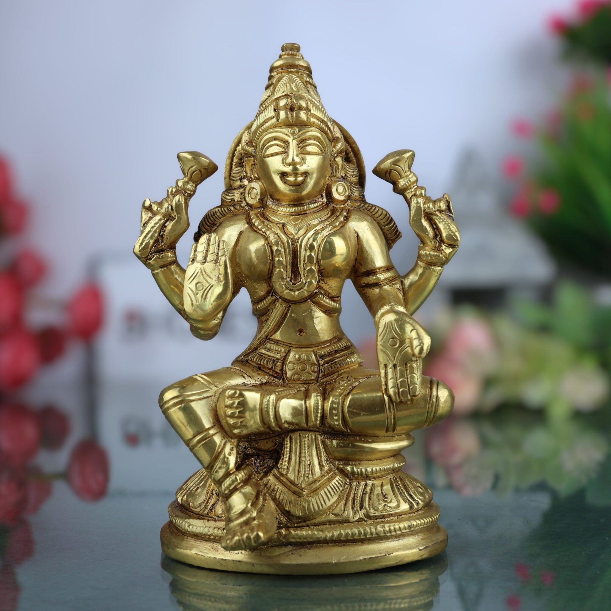 Handcrafted Brass Mahalakshmi Idol – Shri Lakshmi | Laxmi | Padmavati | Kamala Devi Murti for Pooja Room, Temple & Home Decor