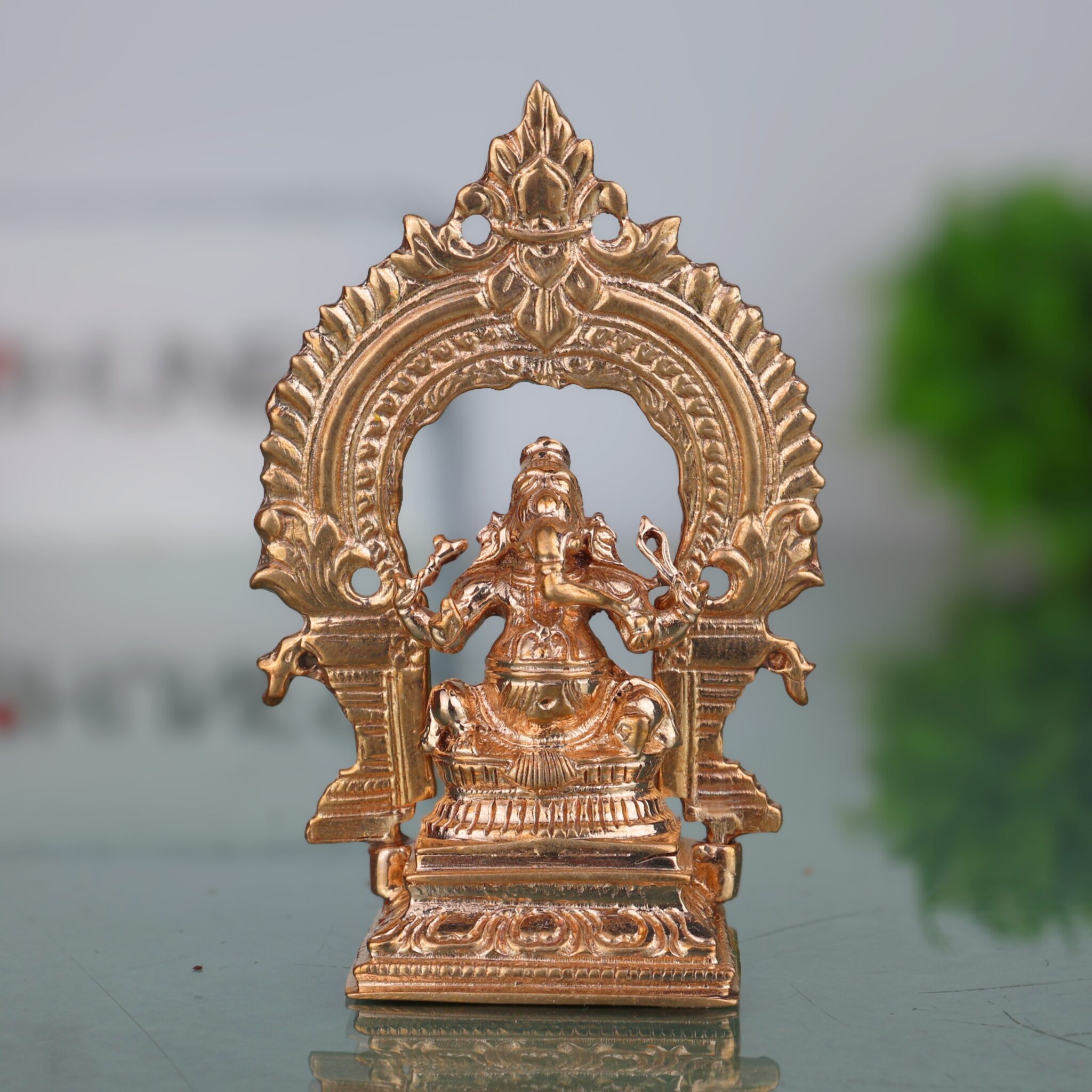 Small Bronze Ganesha Idol with Prabhavali