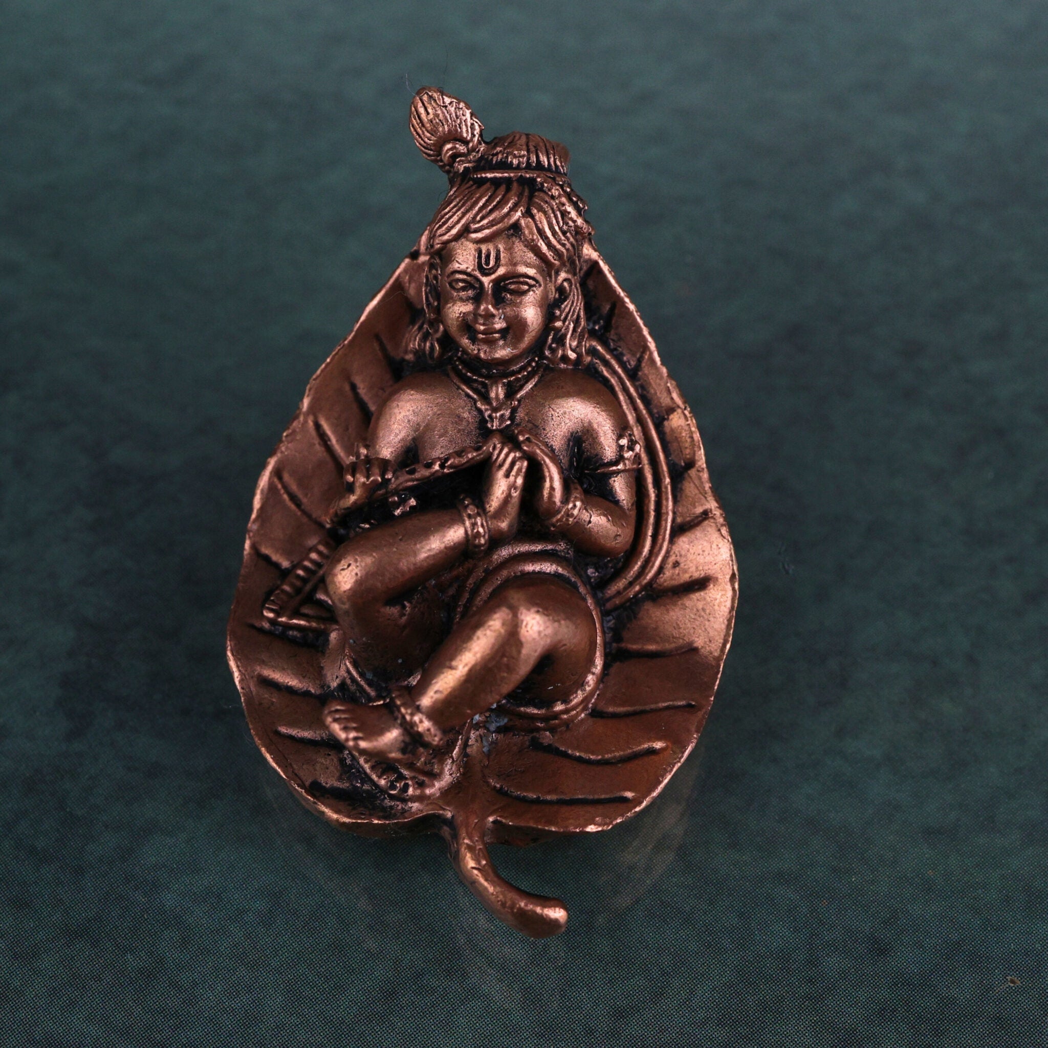 Bal Krishna on Leaf Idol
