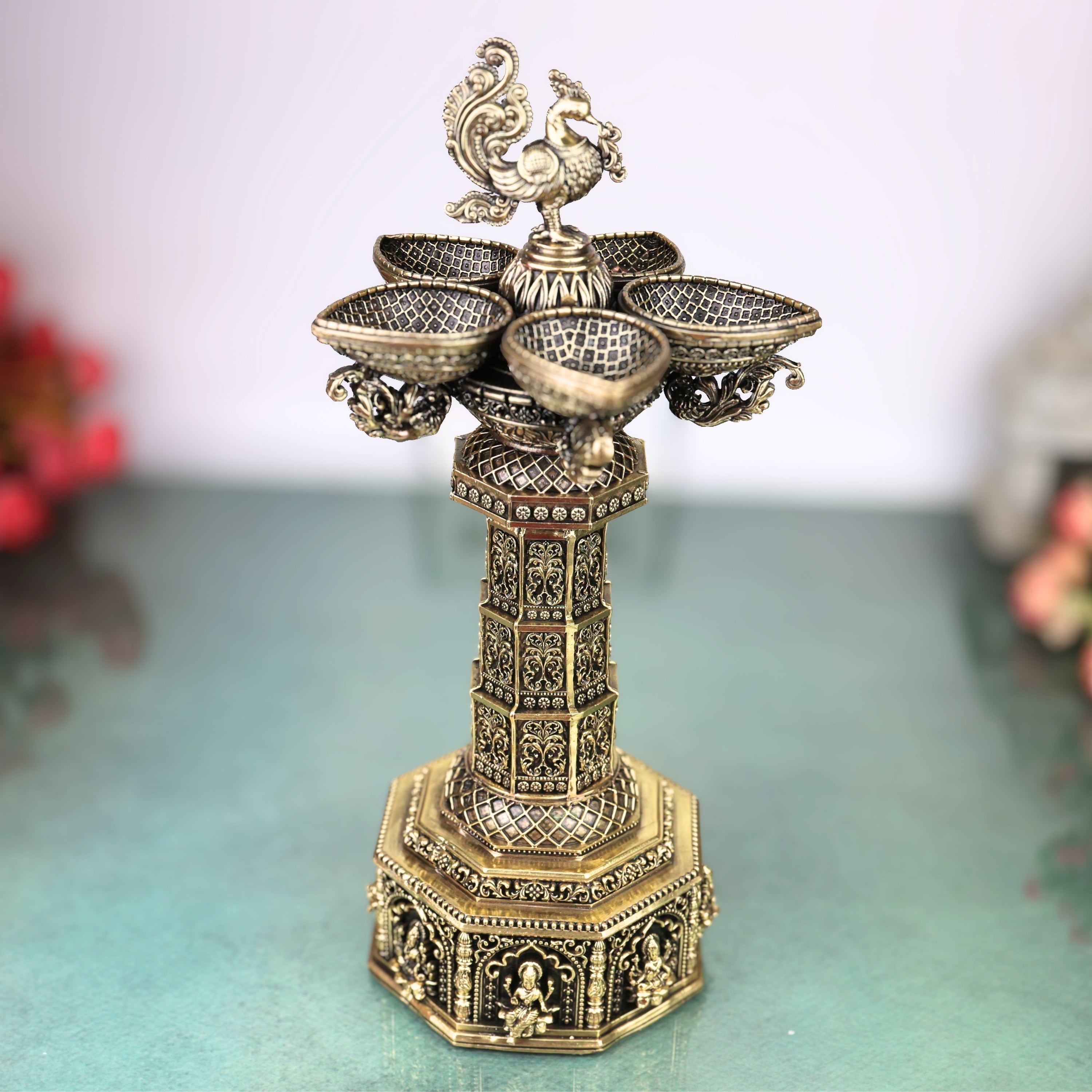 Mahalakshmi Vilakku 