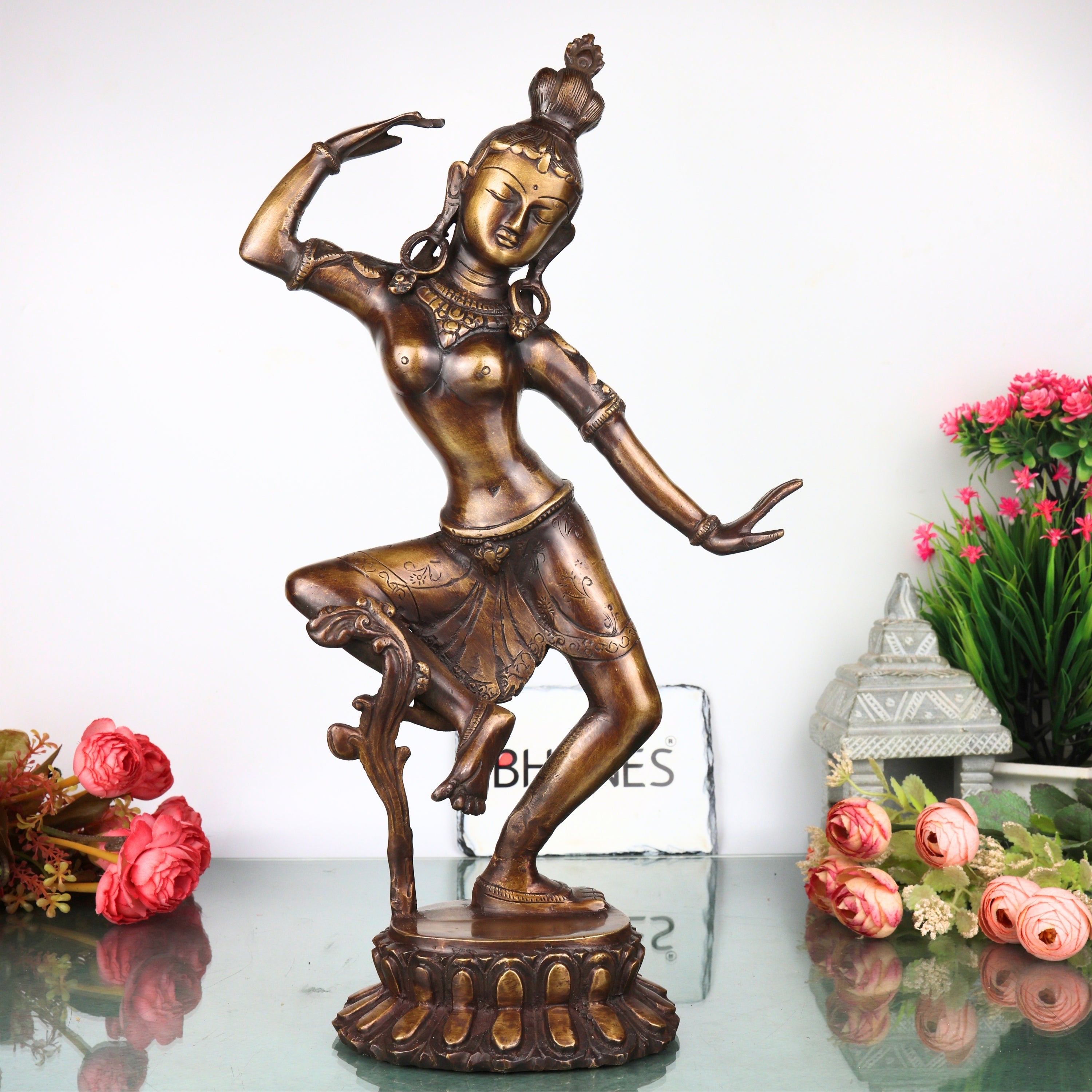 Dancing Parvathi Idol