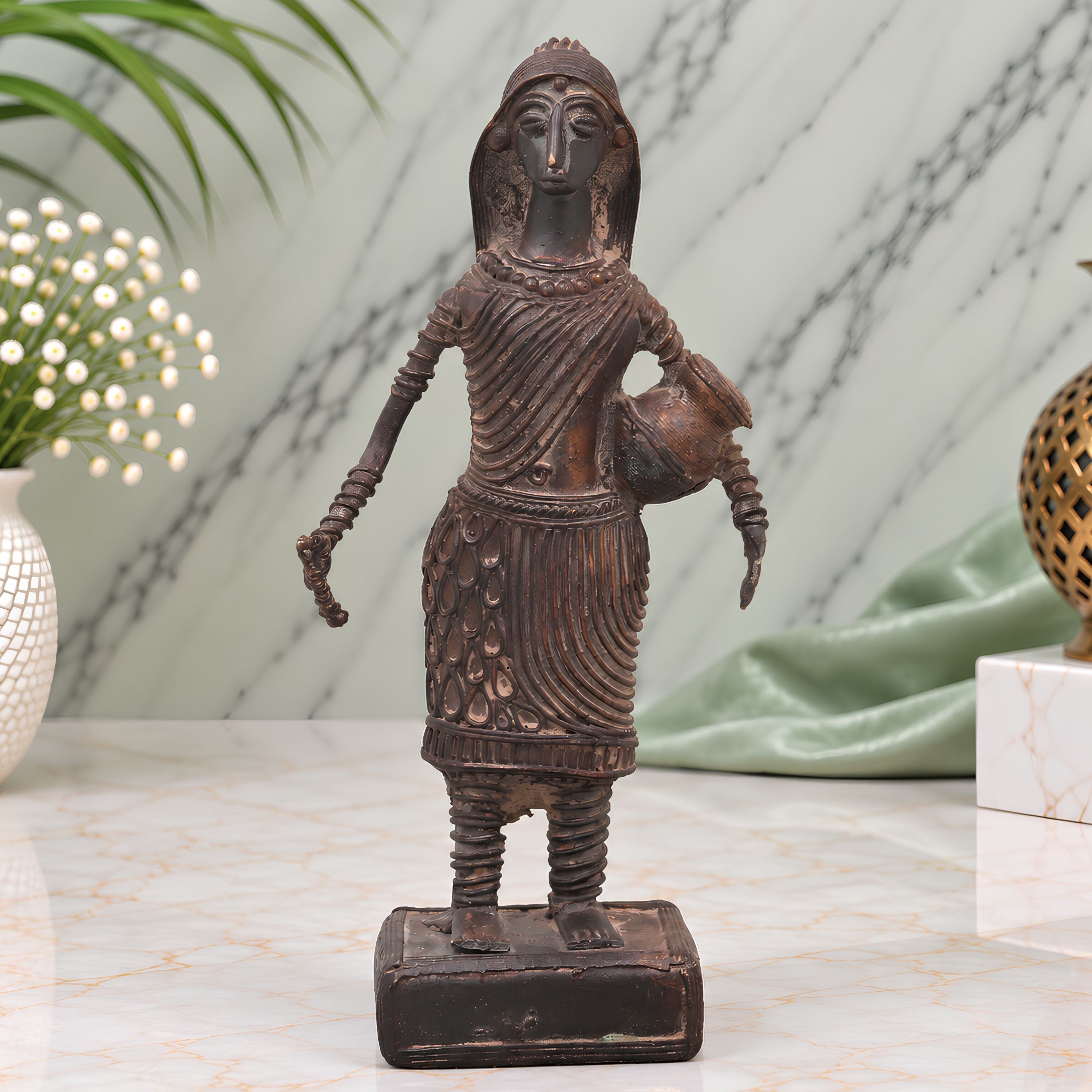 Tribal art Lady Sculpture