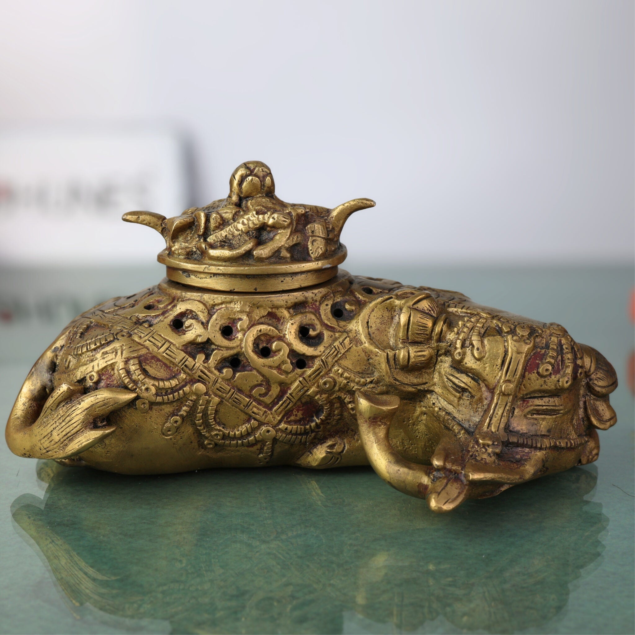 Premium Brass Dhoop Dani Idol | Decorative Brass Incense Burner, Dhoop Stand, Agarbatti & Loban Holder for Pooja, Meditation, Home & Temple Decor