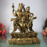 Brass Vishnu Lakshmi on Garuda Idol | Narayana Lakshmi Garudadhvaja Murti | Vaikunthanatha Vishnu Lakshmi Statue for Temple & Home Decor,Gold, 12 Inch, 1 Piece