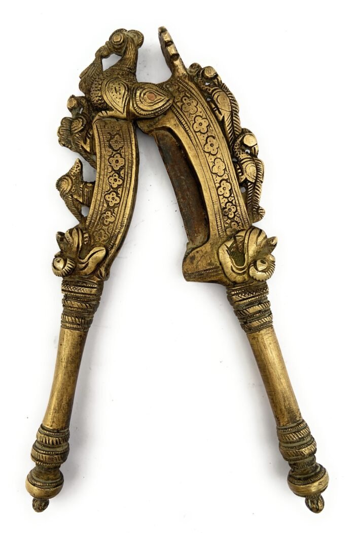 bhunes brass antique nut cutter sarota beetel betel nut cutter,gold, 8 inch, 1 piece