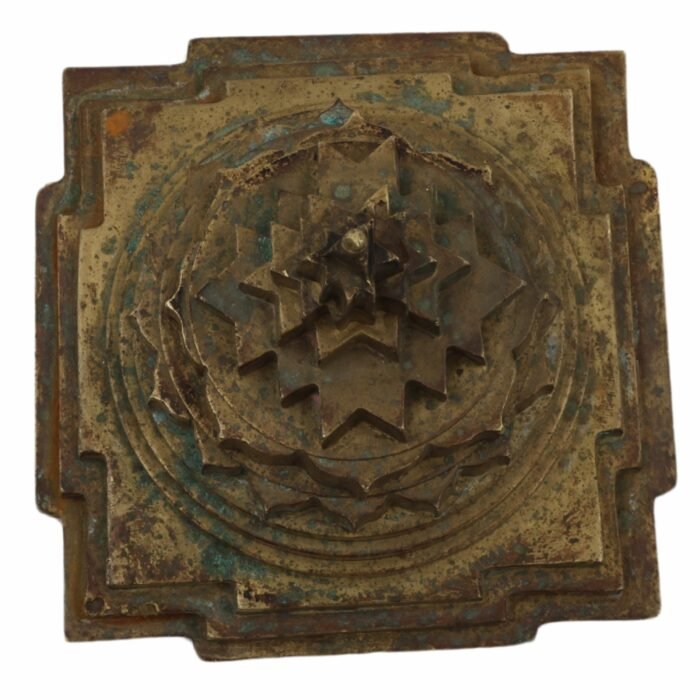 bhunes brass shree yantra – antique meru chakra, shri yantra vastu pyramid, spiritual energy symbol for home, temple, and office decor, brown, 4 inch, 1 piece