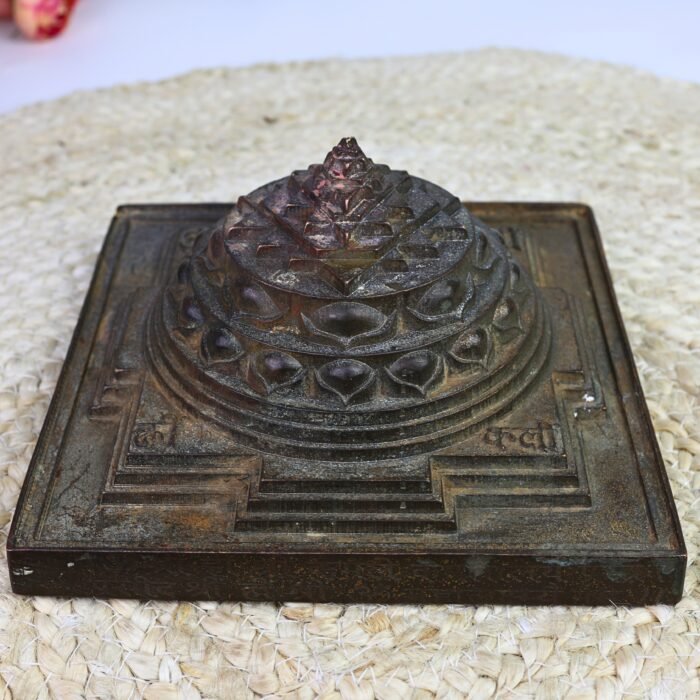 bhunes bronze antique meru shree yantra – panchaloha sacred shri yantra for wealth, prosperity & vastu correction,brown, 3 inch, 1 piece