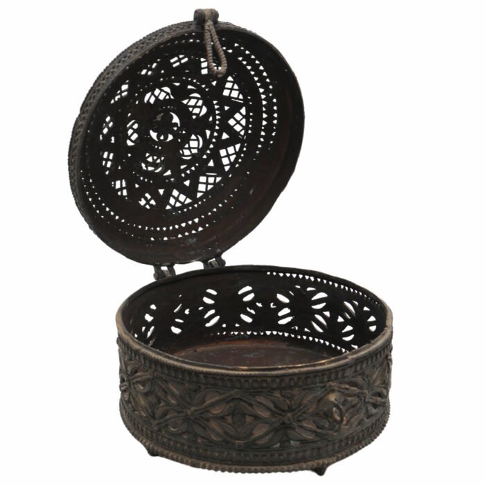 bhunes brass vintage dogra box – handcrafted bastar art antique storage box for home décor & collectibles,brown, 5.5 inch, 1 piece