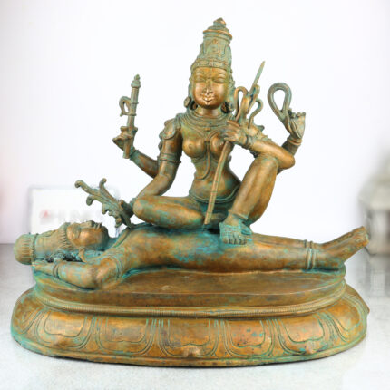 Sodeshwari On Shiva Idol